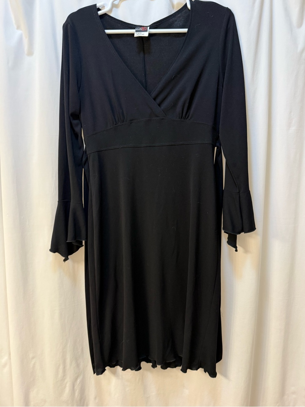Studio Y Black V-Neck Long Sleeve Dress with Flared Cuffs